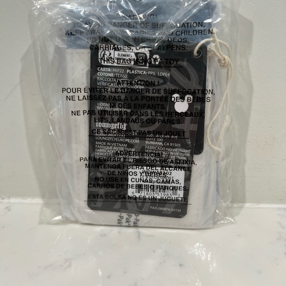 NWT Disney Loungefly Stitch Ghost Custom Glow Cardholder - Picture 6 of 6